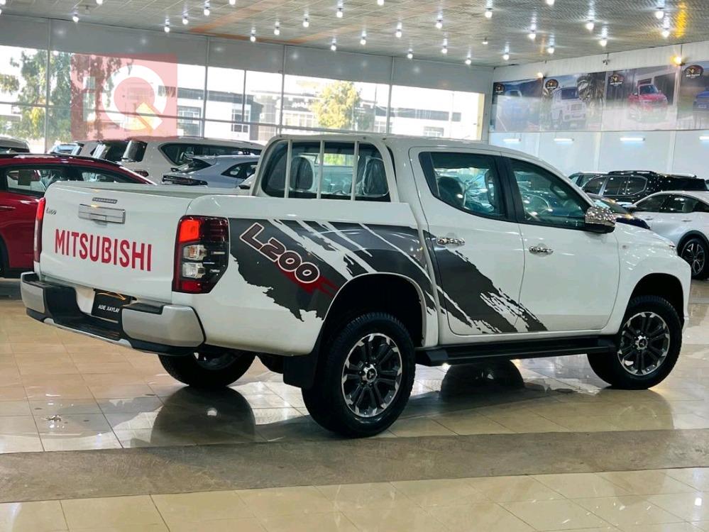 میتسوبیشی L200